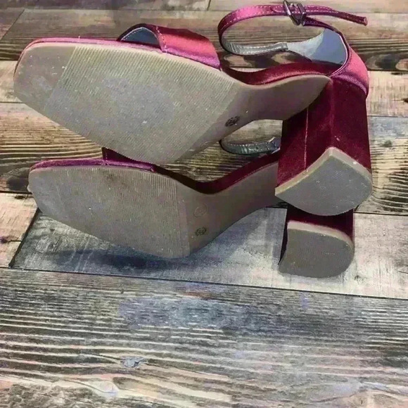 Magenta Worthington Heels size 6M - Picture 4 of 6